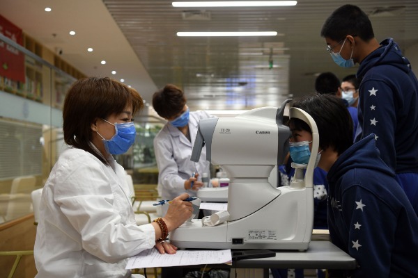 近視防控產品“眼花繚亂”　安全有效誰來保證？